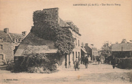 Languenan * Une Rue Du Bourg * Enfants Villageois - Andere & Zonder Classificatie