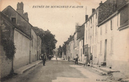 Bourgneuf Val D'or * Rue Et Entrée Du Village * Villageois - Other & Unclassified
