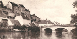 Pesmes Le Vieux Château Et Le Pont Sur L'Ognon 1910s Postcard. Publisher C.L.B. Établissements C. Lardier, Besançon - Pesmes