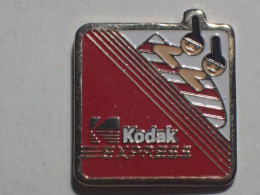 Pin's Kodak Express Bobsleigh - Photographie