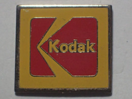 Pin's Kodak Logo - Photographie
