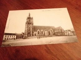 PLOUARET La Place Et L'église - Plouaret