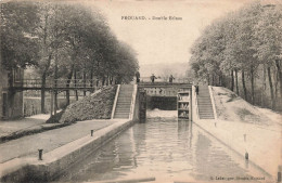 FRANCE - Frouard - Double Ecluse - Trois Personnes Sur La Passerelle - G Labeuygue Librairie - Carte Postale Ancienne - Frouard