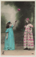 ENFANTS - Scène - Deux Fillettes Jouant Au Diabolo - Robe Imprimée - Colorisé - Carte Postale Ancienne - Scene & Paesaggi