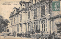 CPA 63 VIC LE COMTE / MAISON D'ECOLE - Vic Le Comte