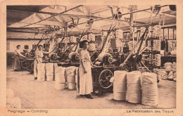 METIERS - Industrie - La Fabrication Des Tissus - La Peignage - Carte Postale Ancienne - Industrie