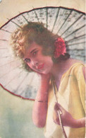FANTAISIE - Femme - Ombrelle - Robe Jaune - Rose Dans Les Cheveux - Carte Postale Ancienne - Frauen