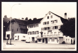 Um 1930 Ungelaufene Foto AK (Photochemie) Gasthaus Zur Sonne Mit Bäckerei. Rückseitig Beschrieben. Neue Marke - Laufen-Uhwiesen 