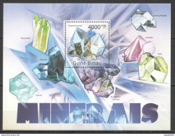 Bc695 2011 Guinea-Bissau Nature Geology Minerais Minerals Crystals Bl Mnh - Minerals