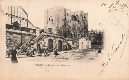 FRANCE - Niort - Donjon Et Marché Dans La Ville - Carte Postale Ancienne - Niort