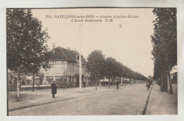 CPSM LES PAVILLONS SOUS BOIS (Seine Saint Denis) - Avenue Aristide Briand : L'Ecole Maternelle - Les Pavillons Sous Bois