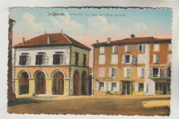 CPSM CUNLHAT (Puy De Dôme) - Place De L'Hôtel De Ville - Cunlhat