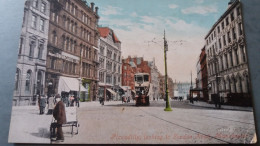 CPA PICCADILLY LOOKING TO LONDON ROAD MANCHESTER HOMME MAN CHARRETTE BUS DOUBLE - Manchester