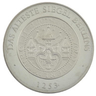 NDK 1987. "Berlin Legrégebbi Pecsétje / Berlin 750 éves - Nicolaikirche" Fém Emlékérem (40mm) Kpszulában, Dísztokban T:P - Unclassified