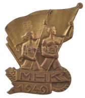 1949. "MHK (Munkára Harcra Kész)" Aranyozott Bronz Kitűző (~32x29mm) T:AU Kissé Kopott Aranyozás, A Tűt Biztosító Kapocs - Unclassified