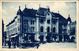T2/T3 Léva, Levice; Városháza, Benzinkút / Mestsky Dom / Town Hall, Gas Station, Automobile - Zonder Classificatie