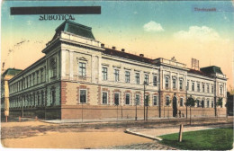* T3 Szabadka, Subotica; Törvényszék. Vasúti Levelezőlapárusítás 35. Sz. - 1916. / Court + "1941 Szabadka Visszatért" "1 - Non Classés