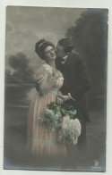 COPPIA INNAMORATI D'EPOCA CON FIORI   1912  - VIAGGIATA FP - Couples