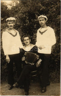 * T2/T3 1918 Pola, Pula; K.u.K. Kriegsmarine / WWI Austro-Hungarian Navy, Three Naval Airmen, The Left One Is With The K - Unclassified