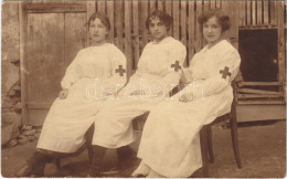 ** T2/T3 Vöröskeresztes ápolók A Tábori Kórház Udvarán / WWI Austro-Hungarian K.u.K. Military Hospital, Red Cross Nurses - Zonder Classificatie