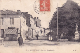 CPA 17 @ MONTENDRE - Rue Des Brouillauds En 1915 Le Bureau De Tabac De L'angle - MD 18 - Montendre