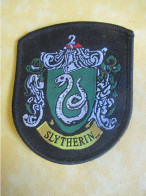 Harry Potter / Ecusson  SLYTHERIN / Serpent/ Vers 2000-2005          ET556 - Patches