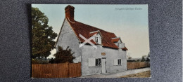 BUNYANS COTTAGE ELSTOW BEDFORDSHIRE OLD COLOUR POSTCARD - Other & Unclassified