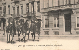 FAMILLES ROYALES - Le Prince Et La Princesse Albert En Promenade - Carte Postale Ancienne - Royal Families