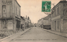 FRANCE - Mourmelon Le Grand - La Rue De Châlons - Carte Postale Ancienne - Mourmelon Le Grand