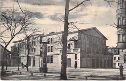 CPA Elbing - Stadttheater - Animé - Homme Avec Un Landau Ou Sorte De Charette - Carte Postale Ancienne - Westpreussen