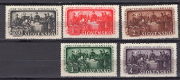 S7468 - SLOVAQUIE Yv N°77/82 * (-79) - Unused Stamps