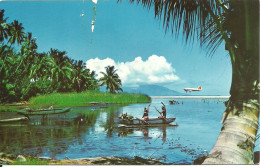 Tahiti - Pirogue Et Aeroport - Tahiti