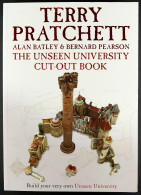 TERRY PRATCHETT'S THE UNSEEN UNIVERSITY CUT-OUT BOOK In Very Good Condition. - Altri & Non Classificati