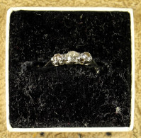 DIAMOND RING With 3 Round Cut Diamonds (estimated 0.33ct) In White Claw Fitting, Ring Size J In Fair Condition Stamped ' - Altri & Non Classificati