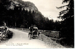 SAINT-JEAN DE SIXT  -  Route De La Clusaz  -  Entrée Des Bois De Mezers  -  Belle Automobile - Saint-Jean-de-Sixt