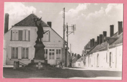 SAS0618  CPSM  NEUVY-SAUTOUR (Yonne)  Le Monument Aux Morts - COIFFEUR  ...   ++++++ - Neuvy Sautour