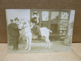 CHABANAIS (16) Carte Photo Devanture De Commerce Femme à Cheval Belle Animation - Other & Unclassified