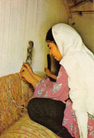 Iran Girl Weaving Carpet Of Kerman Old Postcard - Iran