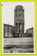 86 CHARROUX Tour Charlemagne VOIR ZOOM Hommes Avec Cheval Engins Agricoles Boucherie ? édition R. Bechade Charras - Charroux