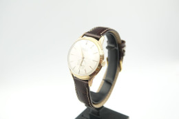 Watches : XENOS CROSSHAIR DIAL HAND WIND 17 JEWELS ANTIMAGNETIC - Original - Running - - Horloge: Luxe