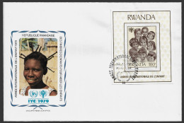 RWANDA FDC COVER - 1979 International Year Of The Child - MINISHEET FDC (FDC79#03) - Briefe U. Dokumente