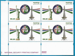 Pakistan - 75th Years Of Diplomatic Relation Pakistan-USA  "Stamp Block Of 4 + Commemorative Coin" - Pakistan