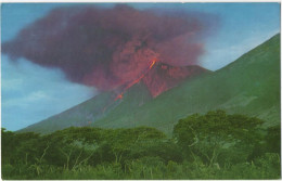 Volcan De Fuego En Erupcion - Guatemala - Guatemala