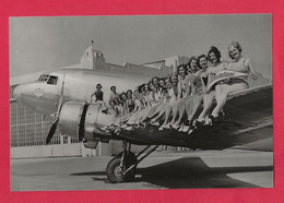 BELLE PHOTO REPRODUCTION AVION PLANE FLUGZEUG - DOUGLAS DC3 MAINLINER - PIN UP - MISS EN MAILLOT DE BAIN - Luftfahrt