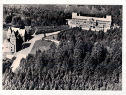 SAINT-ODE - Vue Aérienne De La Maison De Cure Et Du Centre De Réadaptation. - Sainte-Ode