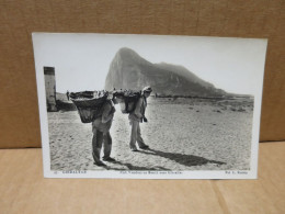 GIBRALTAR Marchands De Poissons Sur La Plage Beau Plan - Gibilterra