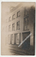 Photo Véritable - Une Maison De Warneton - Circulée 1911 - Divisée - Une Croix Indique La Chambre De L'amie - Komen-Waasten