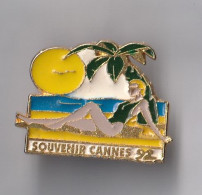 PIN'S THEME PIN UP PLAGE   CANNES   SOUVENIR  CANNES 92 - Pin-ups