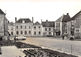 CPSM 61 NOCE PLACE DE L'HOTEL DE VILLE      Grand Format 15 X 10,5 Cm - Other & Unclassified