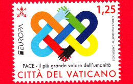 Nuovo - MNH - VATICANO - 2023 - Europa – Nodo Della Pace - Mani Stilizzate Intrecciate – 1.25 - Nuevos